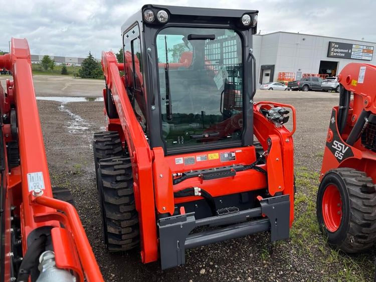 Kubota SSV75PHFC Skid Steer Loader – N033029YK