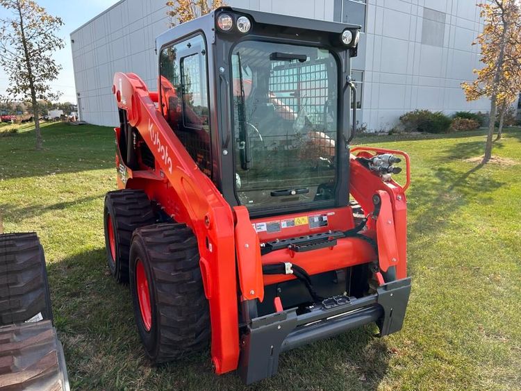 Kubota SSV75PHFRC Skid Steer Loader – N033027YK